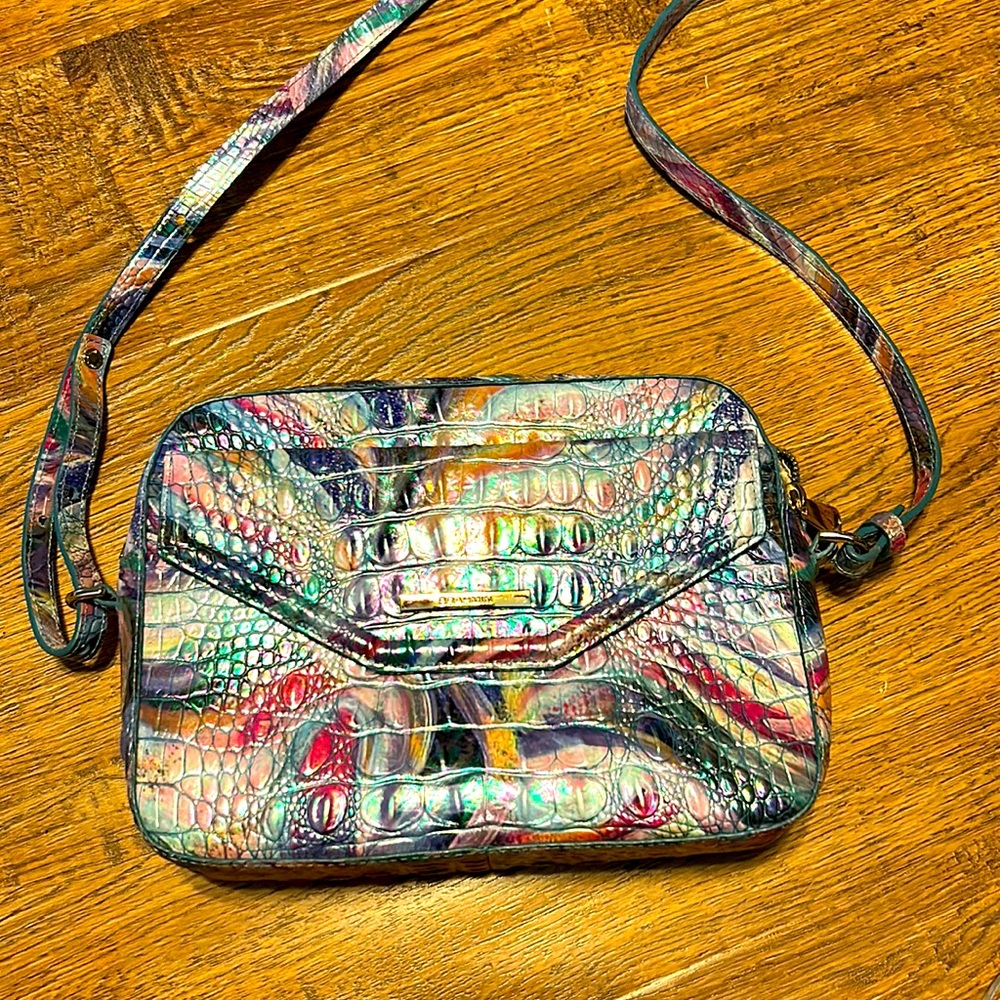 Brahmin pocketbook. Like new. Gorgeous colors swirled together